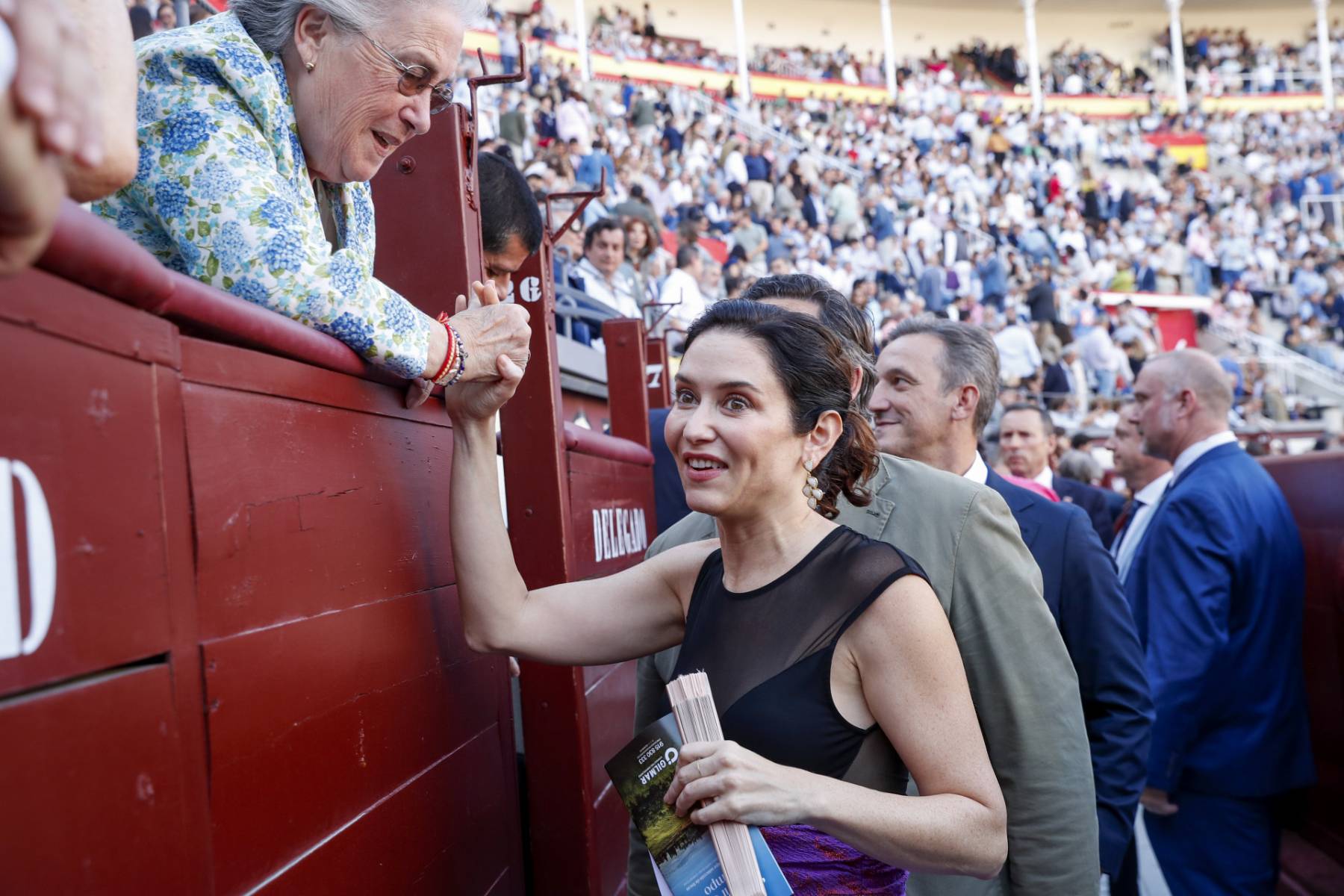 Isabel Díaz Ayuso en Las Ventas. (Foto: Gtres)
