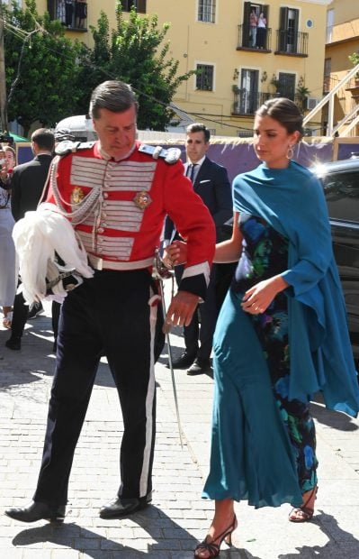 cayetano martínez de irujo, boda cayetano martínez de irujo, bárbara mirjan, amina
