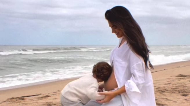 Marta Lozano junto a su hijo Lorenzo. (Foto: RRSS)