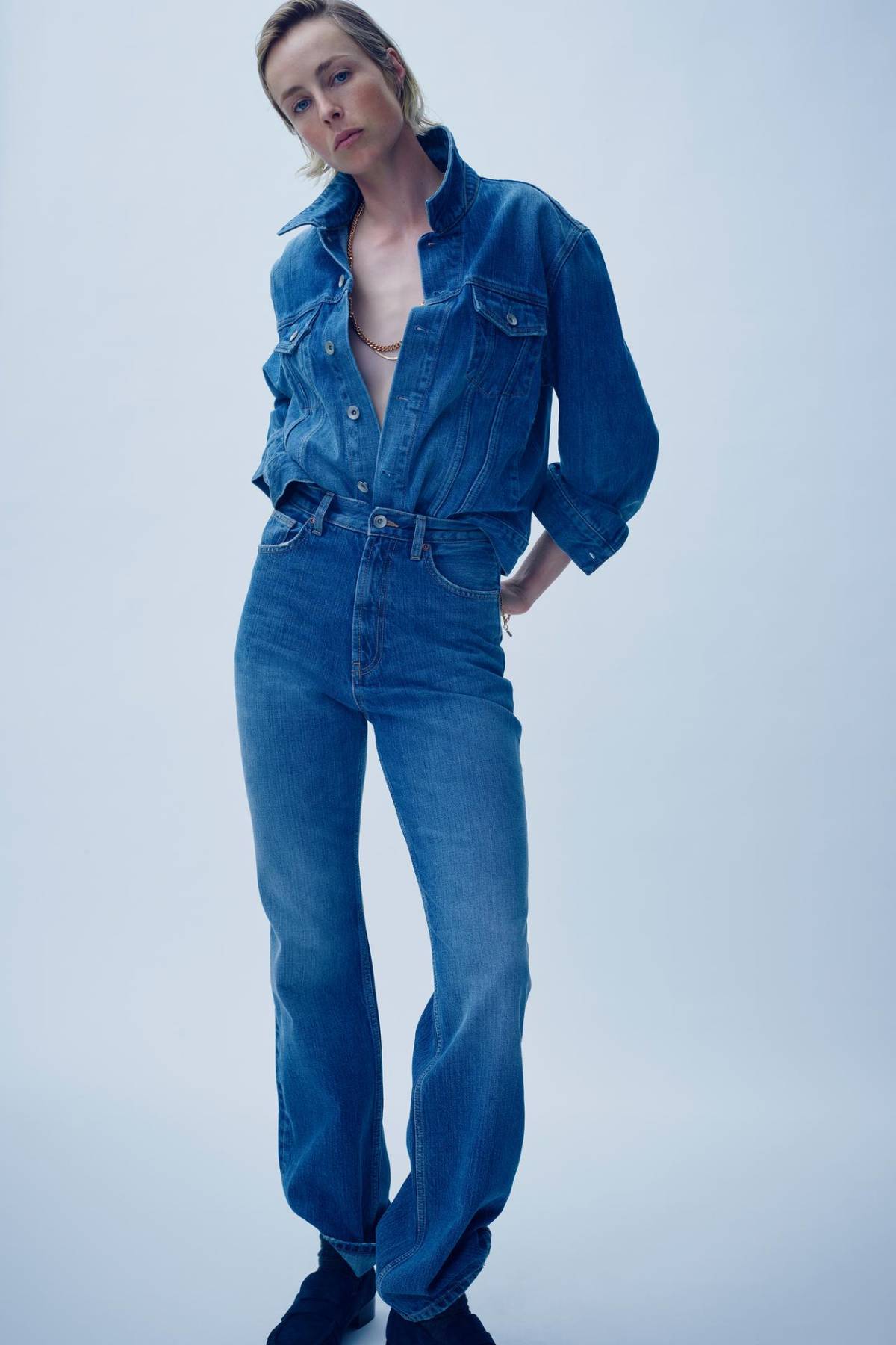 Imagen oficial de Zara del mismo modelo de jeans.