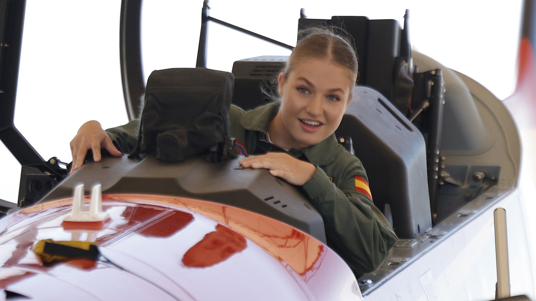 El Rey Felipe desvela que Leonor ya vuela en la cabina delantera del Pilatus