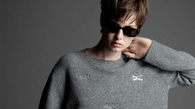Los 10 jerséis finos de Sfera para entretiempo que llevan las mujeres más elegantes para ir a la oficina