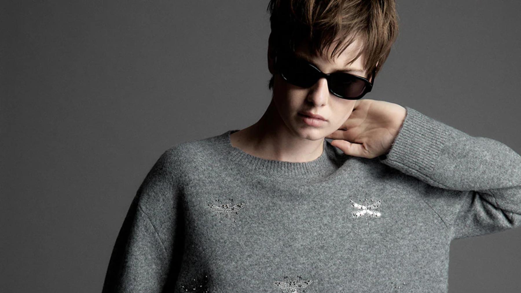 Los 10 jerséis finos de Sfera para entretiempo que llevan las mujeres más elegantes para ir a la oficina