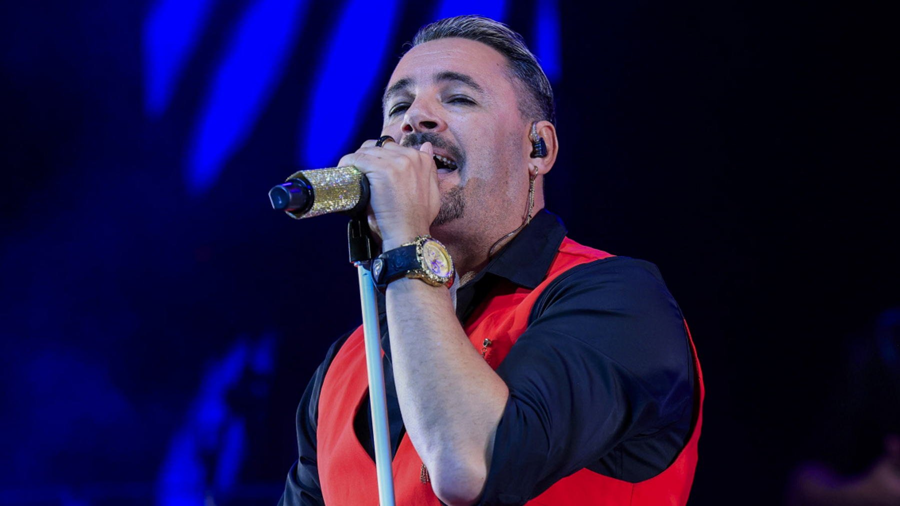 Andy comienza su carrera en solitario 8 horas después de su último concierto con Lucas