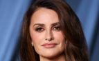 Penélope Cruz posando para los medios en la Academy Museum Gala. (Foto: Gtres)