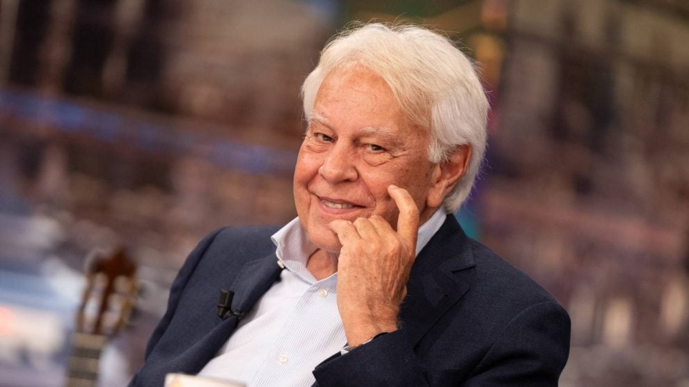 Casado en segundas nupcias, con tres hijos y varios nietos: así es la vida familiar de Felipe González