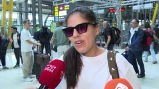 Isa Pantoja en el Aeropuerto Adolfo Suárez Madrid-Barajas. (Foto: Gtres)
