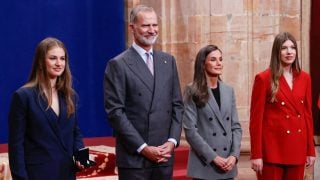 La princesa Leonor, el Rey Felipe, la Reina Letizia y la infanta Sofía en el Hotel de La Reconquista de Oviedo. (Foto: Gtres)