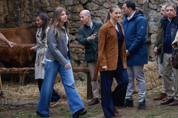 Pueblo ejemplar, rey felipe, reina letizia, princesa leonor, infanta sofía