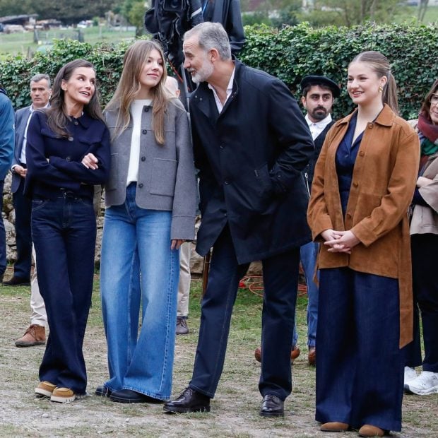 Pueblo ejemplar, rey felipe, reina letizia, princesa leonor, infanta sofía