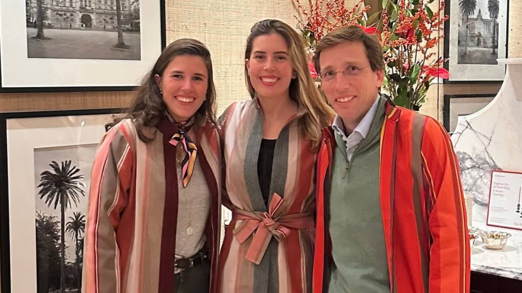 La divertida cita de Almeida y Teresa Urquijo: con kimono a juego durante una exhibición en Chamberí