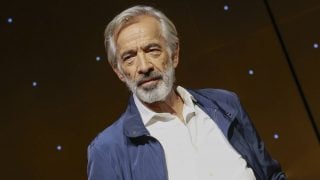 Imanol Arias durante una obra de teatro. (Foto: Gtres)