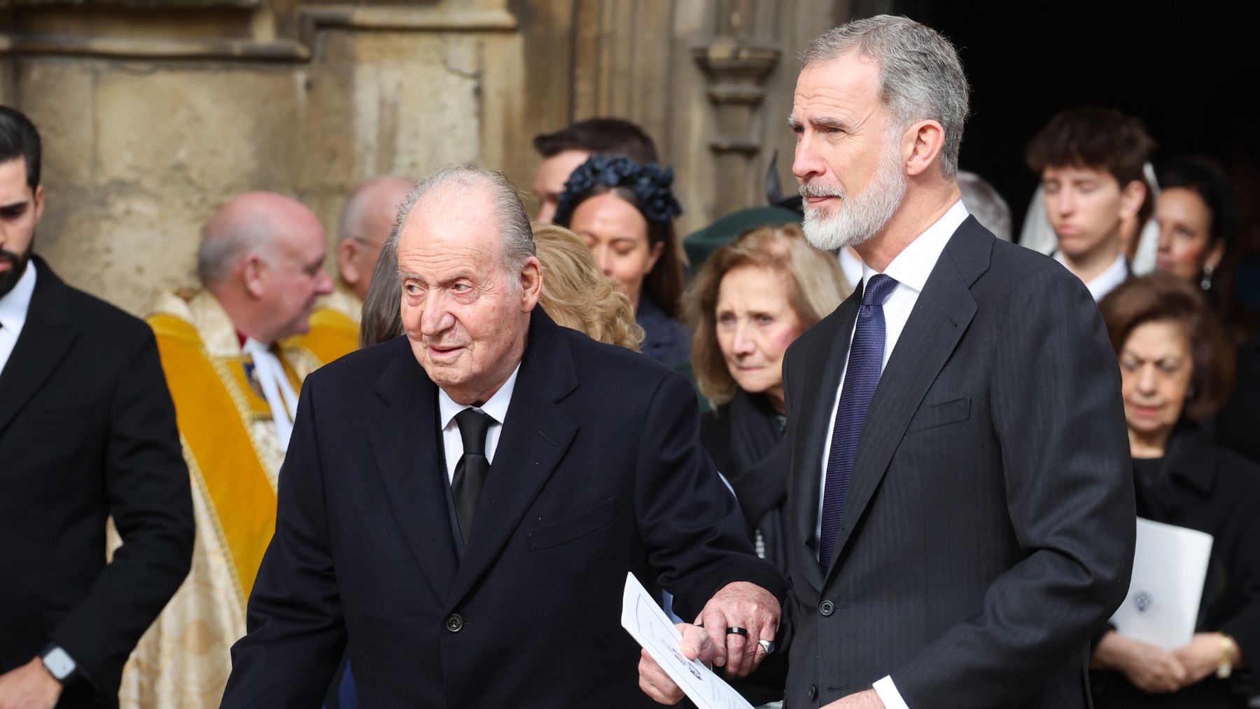 El rey Felipe y Don Juan Carlos. (Foto: Gtres)