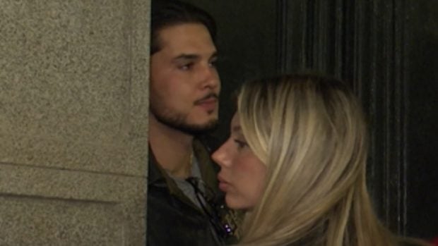 El feo de Alejandra Rubio y Carlo Costanzia a Terelu Campos en su gran noche. (Foto: Gtres)