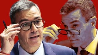 Pedro Sánchez interviene en el Senado con unas gafas Dior. (Foto: Okdiario)