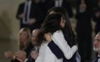 El abrazo de la Reina Letizia a una víctima de la DANA que se ha hecho viral en redes