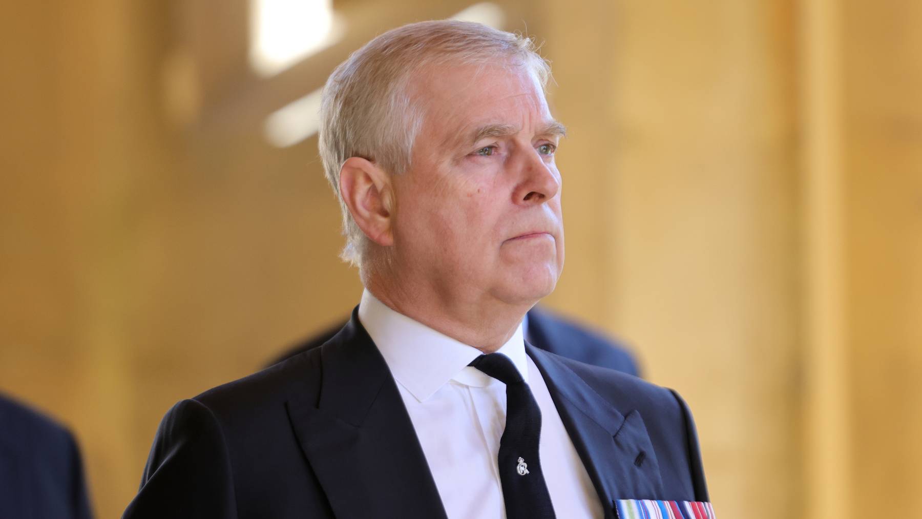 El jaque mate de Carlos III a su hermano Andrés: le quita el título de príncipe y lo echa de Windsor