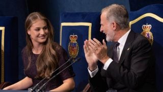 El Rey Felipe VI y la princesa Leonor en Oviedo. (Foto: Gtres)