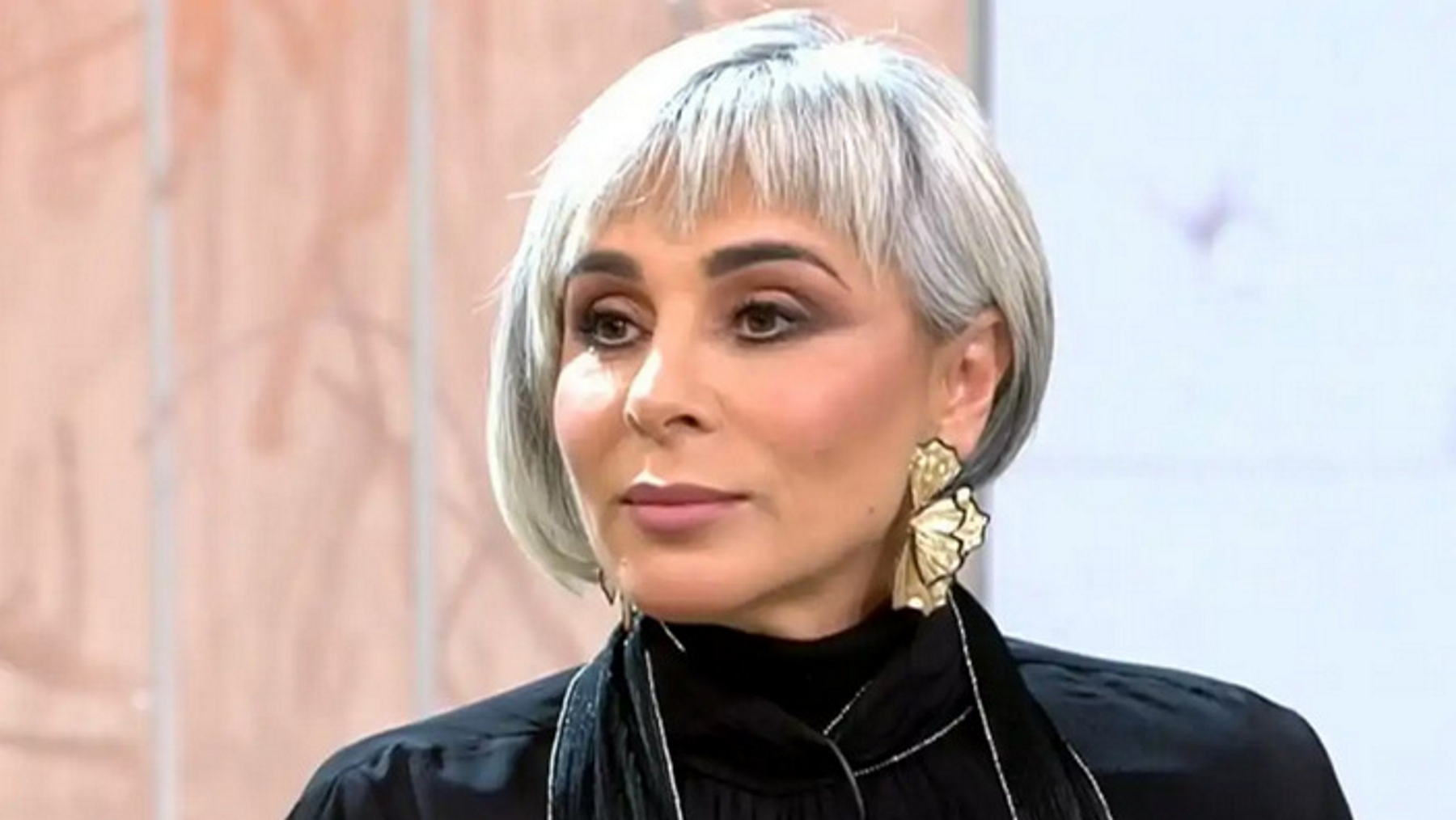 Ana María Aldón se queda en shock al recibir una información sobre el testamento de Michu