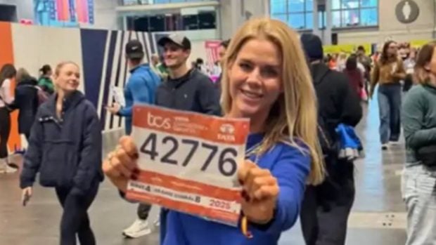 Amelia Bono con el dorsal para la maratón de Nueva York. (Foto: Redes sociales)