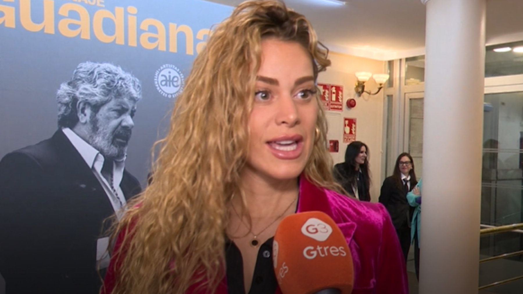 Candela Márquez obvia sus baches con Alejandro Sanz y se instala en España