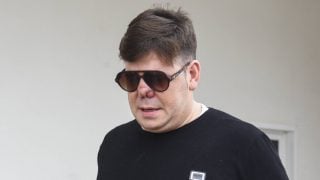 Lucas González por las calles de Cádiz. (Foto: Gtres)