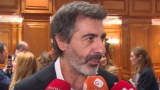 Juan del Val en la rueda de prensa de su novela en Madrid. (Foto: Gtres)