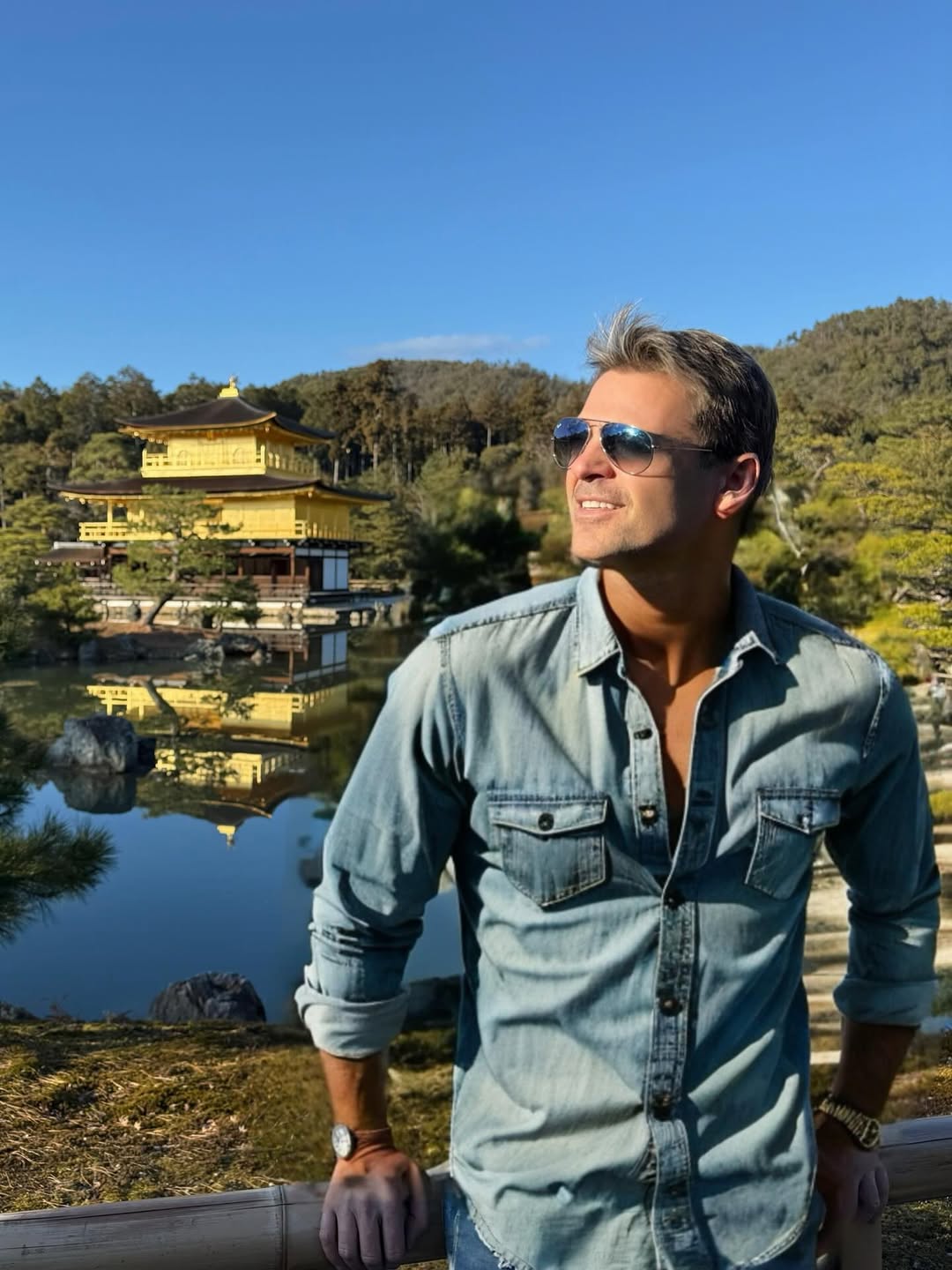 Hugo Castejón durante uno de sus viajes. (Foto: Gtres)