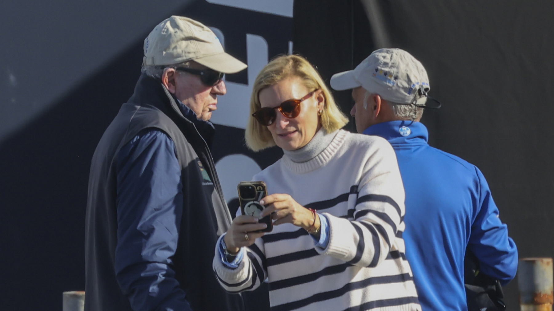 Las fotos del cariñoso encuentro de Juan Carlos I con María Zurita tras la publicación de su libro