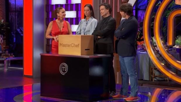 Victoria Federica junto al jurado de 'MasterChef'. (Foto: TVE)