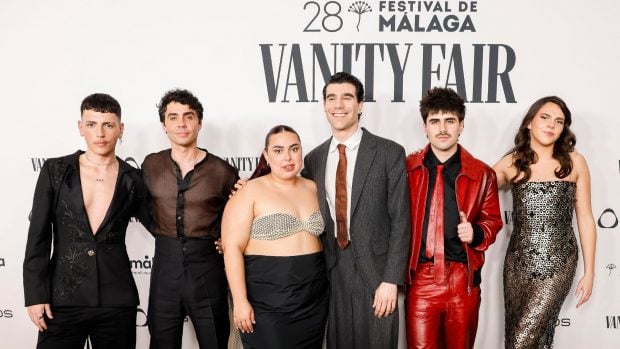 Los Javis junto a Martín Urrutia en el Festival de Málaga. (Foto: Gtres)