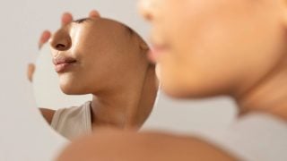 Los labios de una mujer. (Foto: Freepik)