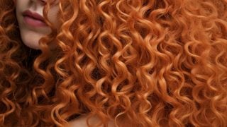 El cabello con rizos necesita cuidados especiales