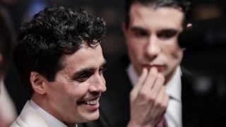 Javier Ambrossi en la 39ª edición de los Premios Goya. (Foto: Gtres)