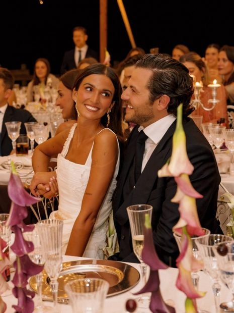 Alejandra Navas y Carlos Fuente en su boda. (Foto: Redes sociales)