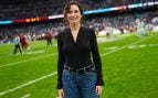 Isabel Díaz Ayuso ha reaparecido en el primer partido de la NFL tras unos días complicados de salud. (Foto: Gtres)