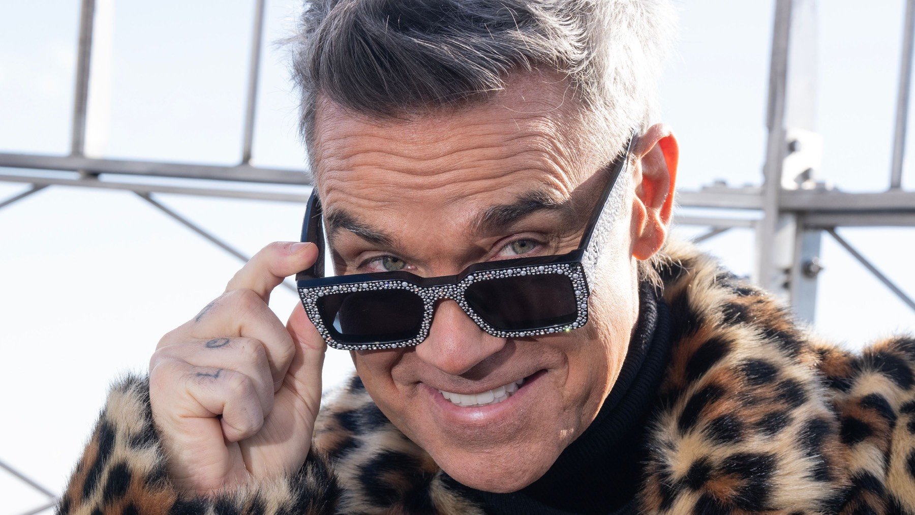 Robbie Williams revela que ha perdido visión por culpa de unas inyecciones para perder peso