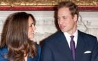 El príncipe Guillermo y Kate Middleton en el anuncio de su compromiso. (Foto: Gtres)
