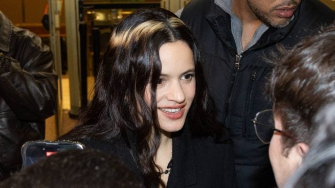 Rosalía por las calles de Madrid. (Foto: Gtres)