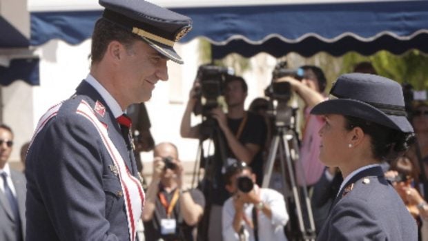 Lourdes Losa y Felipe VI. (Foto: Ministerio de Defensa)