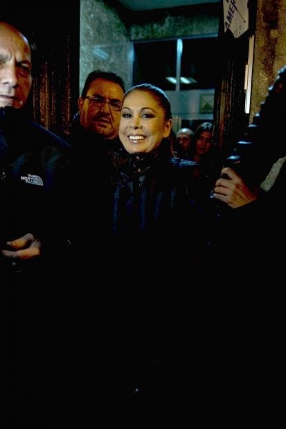 Isabel Pantoja durante el ensayo de las campanadas de 2011. (Foto: Gtres)