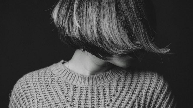 Ni pixie ni melena por los hombros: el corte de pelo antiedad que recomiendan los expertos a partir de los 55 años