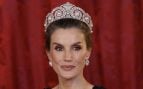 La Reina Letizia en una cena de Estado. (Foto: Gtres)