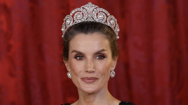 La Reina Letizia en una cena de Estado. (Foto: Gtres)