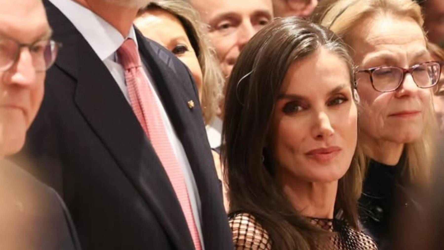 La Reina Letizia deslumbra con su icónico vestido de Hugo Boss en la recepción alemana