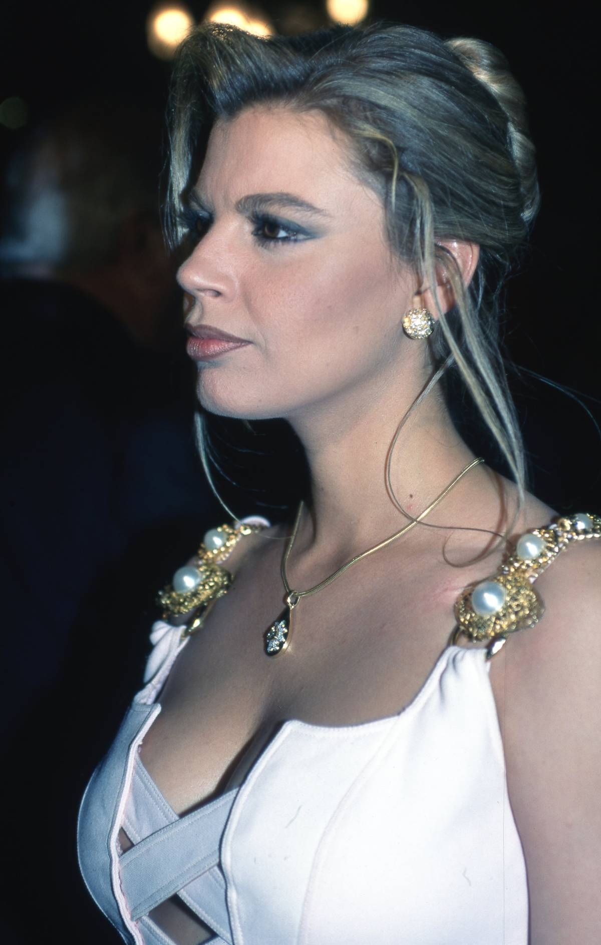 Terelu apuesta por un maquillaje muy final de los 90. (Foto: Gtres)