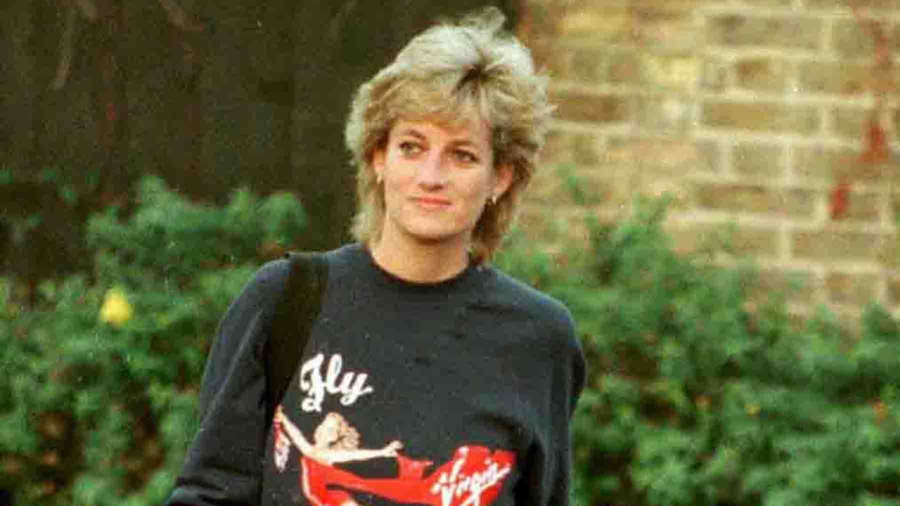 Virgin reedita la sudadera más mítica de Diana de Gales perfecta para tus
