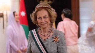 La Reina Sofía con el conjunto de Niarchos. (Foto: Gtres)