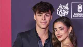 Lola Lolita y Alonso López en el photocall. (Foto: Gtres)