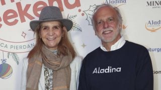 La infanta Elena y Paco Arango en el mercadillo solidario. (Foto: Gtres)